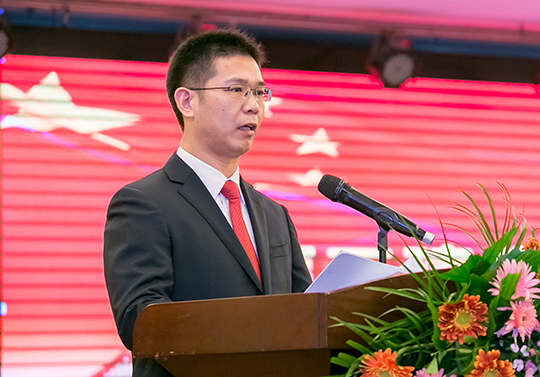 总经理祝建明作《华体会(中国)2017年度管理工作报告》