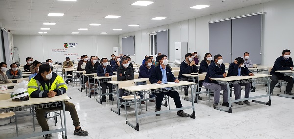 01、项目部在浇筑前召开专题会.jpg 01、项目部在浇筑前召开专题会.jpg