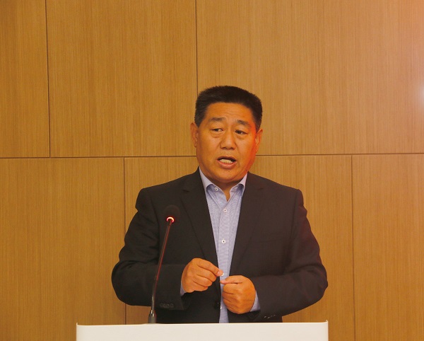 华体会(中国)党委书记张会民主持仪式.jpg