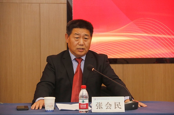 华体会(中国)党委书记张会民主持会议.jpg