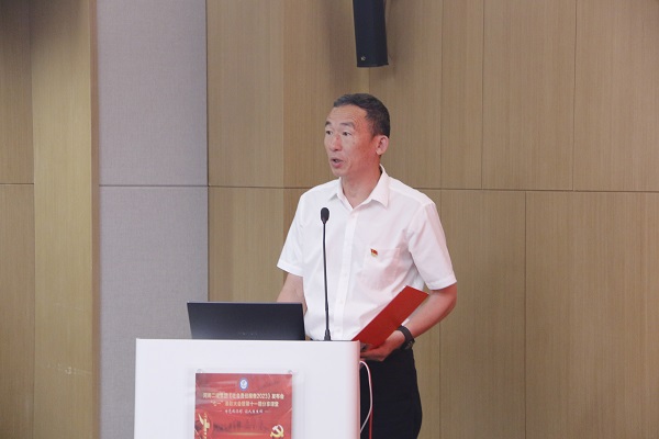 6华体会(中国)党委副书记、监事会主席陈百斌宣读表彰决定.JPG