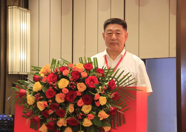 4华体会(中国)党委书记张会民作党代会工作报告.JPG